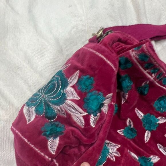 Anthropologie Floral Velvet Weekender Bag Pink Blue Embroidered NEW - Picture 11 of 15